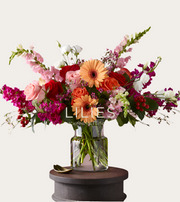 Flower bouquet in a cristal vase