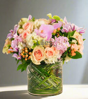 Flower arrangement cristal vase