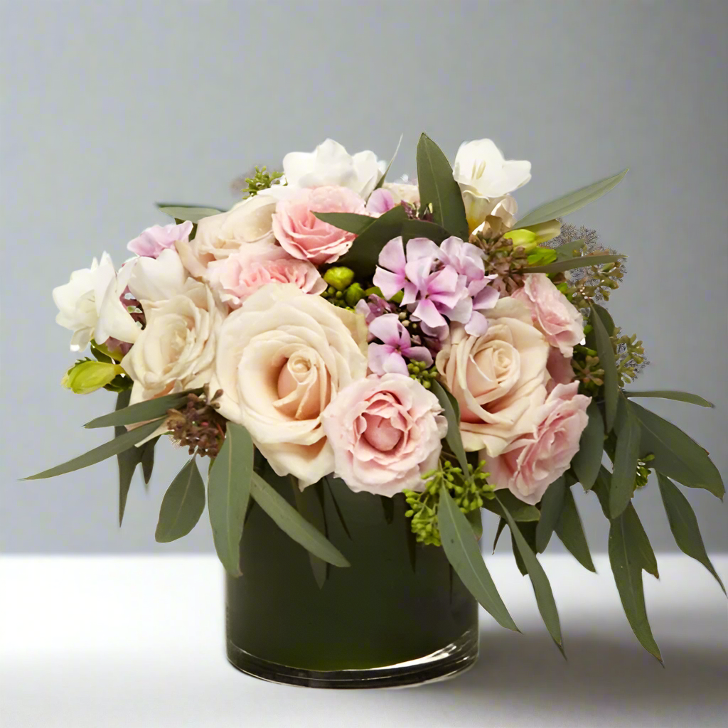 Rose flower arrangement 